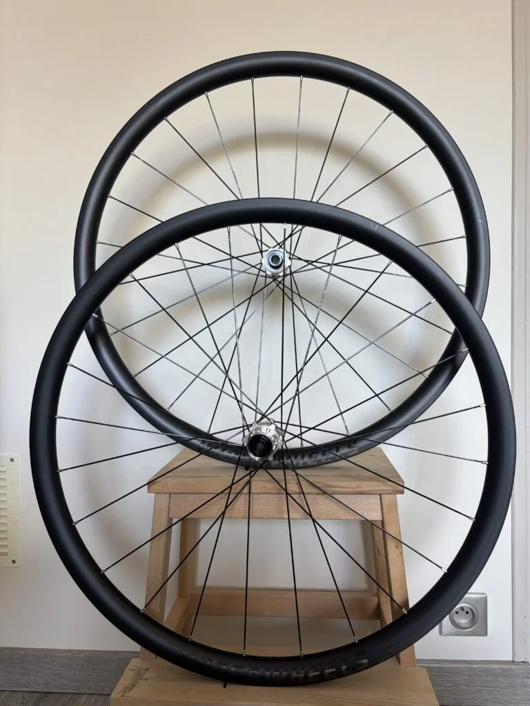 Roues vélo gravel montage artisanal